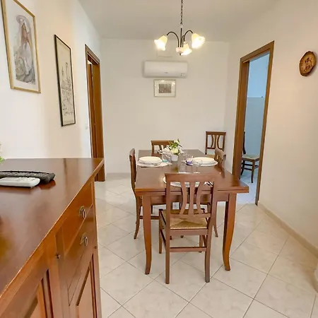 Blue Horizon Apartment *